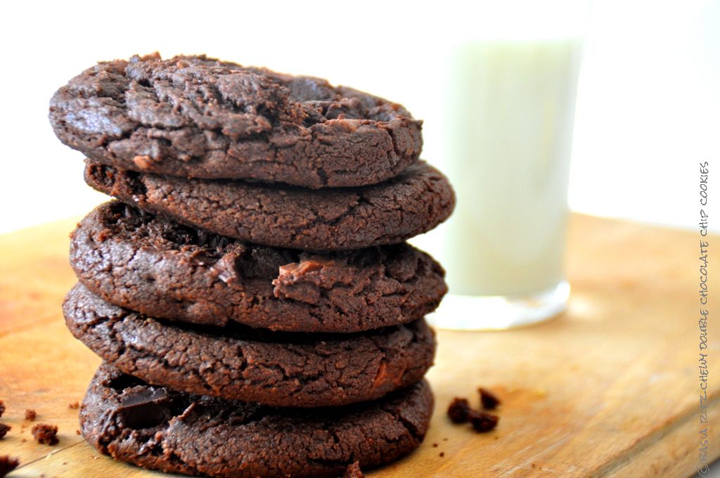 chewy_double_chocolate_chip _cookies_01